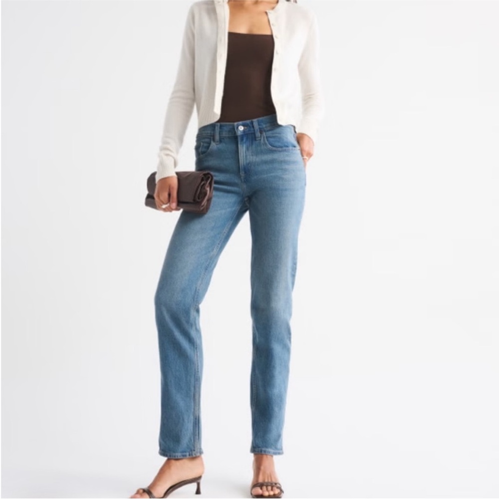 Abercrombie & Fitch Curve Love Mid Rise Straight Jeans